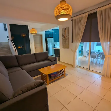 Villa Amelia With Private Pool , Wifi & Bbq, *